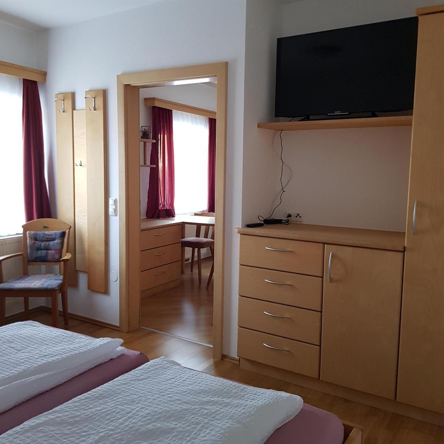 Hotel Gasthof Schauer Waldhausen im Strudengau Zimmer foto