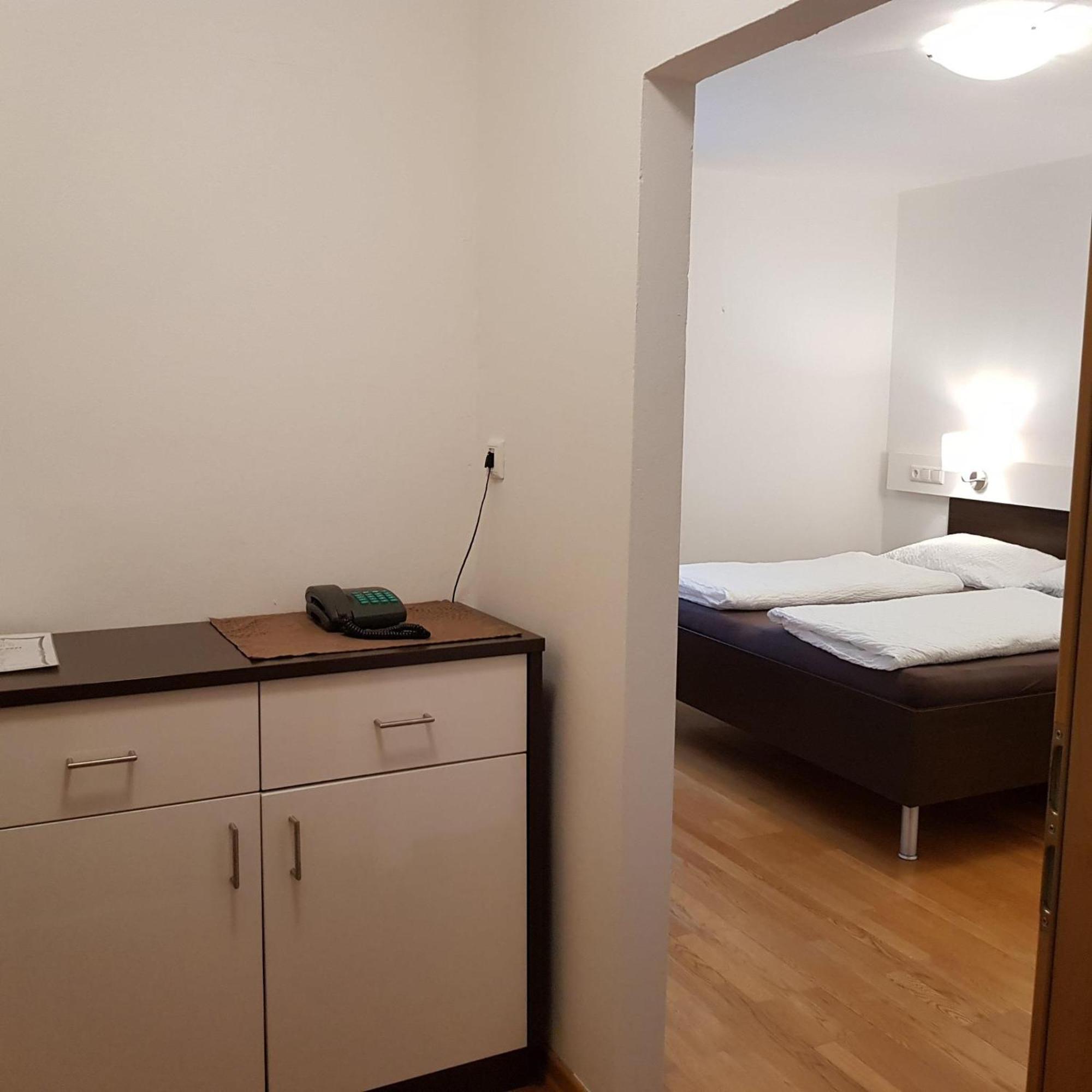 Hotel Gasthof Schauer Waldhausen im Strudengau Zimmer foto